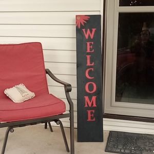 Wooden welcome sign